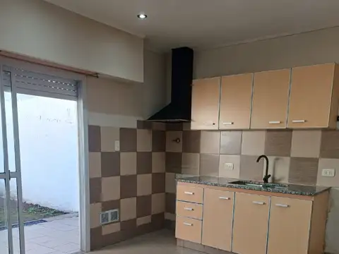 Departamento en Alquiler en San Justo, $ 650.000