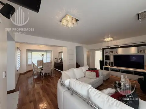 Casa 5 ambientes con 2 baños