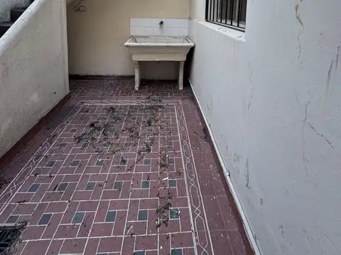 Depto Tipo Casa en Venta 60 años