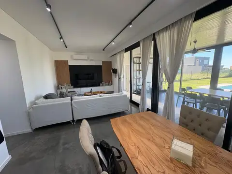 Casa - Roldán