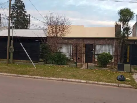 VENTA EN BLOCK 3 DEPTOS Y ESPACIO LIBRE