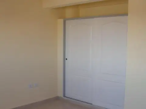 Depto Tipo Casa 3 ambientes con 2 baños