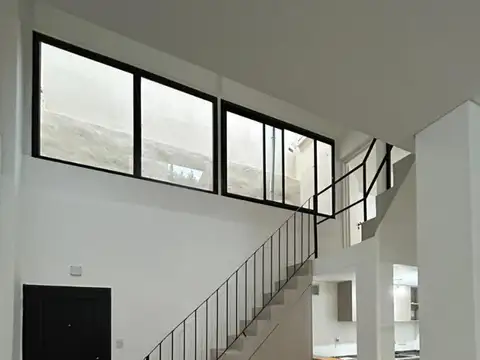 Camarones 1900, Piso pb