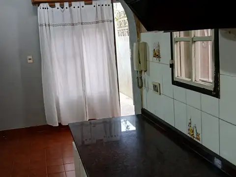 Depto Tipo Casa en Alquiler de 3 ambientes