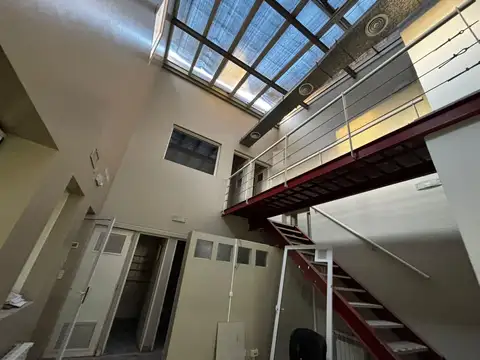 Venta - Casa/Local en Lote Propio con Oficinas   Terraza y Cochera | Chacarita