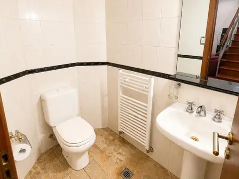 CHALET 5 AMBIENTES CON PISCINA EN VENTA EN LANÚS