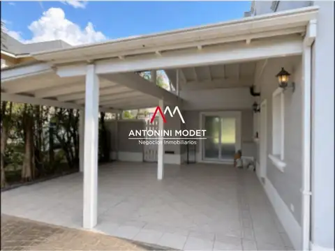 Casa en Alquiler de 3 dormitorios