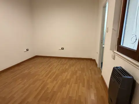 Oficina 2 ambientes con 1 baño