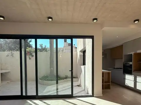 Casa en Venta en Nuestra Señora De Lourdes, USD 286.000