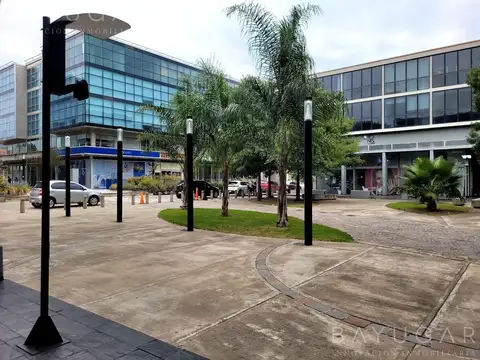 Venta  Oficina / Monoambiente con cochera en Edificio Agora II - Apto Crédito