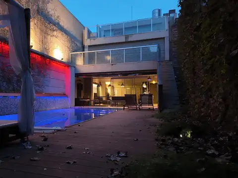 Casa en Venta - 4 Ambientes - Pileta y Parrilla - Parque Chacabuco