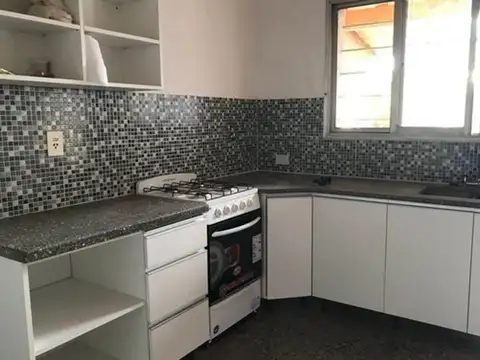 Depto Tipo Casa en Alquiler de 2 dormitorios