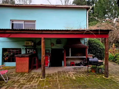 Casa 7 ambientes con 3 baños
