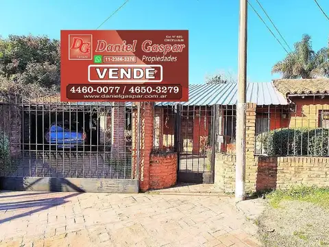 VENTA EXCELENTE CHALET DE 4 AMB. LOTE 690 M2 - IMPERDIBLE 