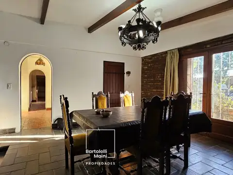 Casa 5 ambientes con 2 baños