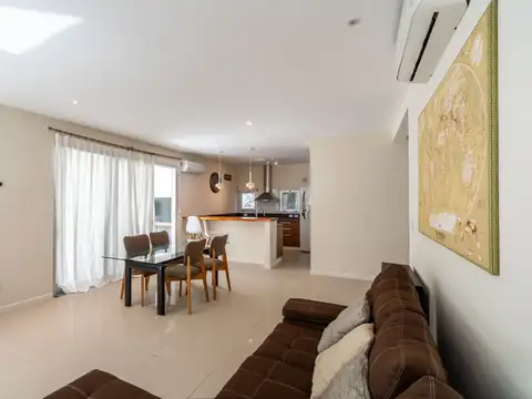 Casa 6 ambientes con 3 baños
