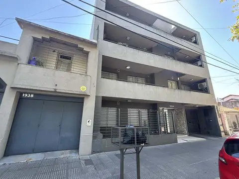 Hermoso 3 Ambientes con Cochera!   Apto Crédito