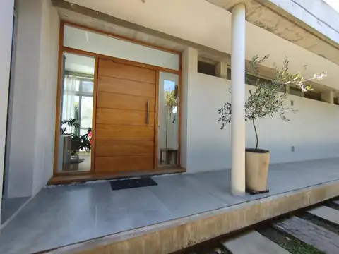 Casa en Alquiler en Country Club Los Cardales, USD 1.200