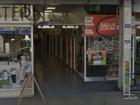 Local Calle 12 entre 59 y 60.