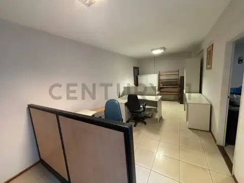 Oficina con Patio Exclusivo en San Nicolas – Ideal Profesional