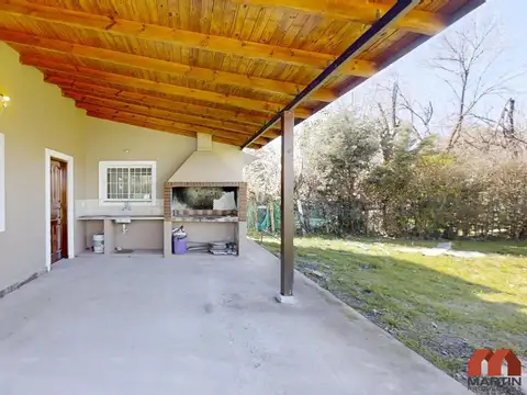Casa en Venta de 3 Ambientes en Villa Rosa con Jardín
