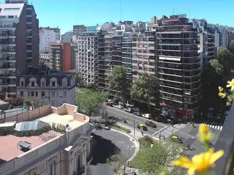 Unico! Piso alto con Terraza de 6 x 3- Inmejorable ubicación y entorno-Vista panorámica