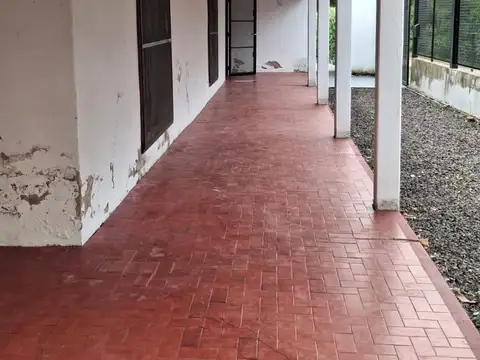 Casa Quinta con pileta y gran Parque en Lavalle