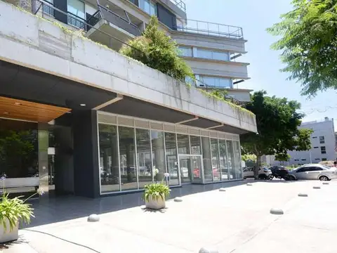 Local en Venta en Coghlan, USD 2.300.000