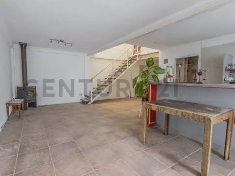 Depto Tipo Casa en Venta con 4 cocheras
