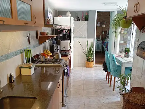 Departamento 4 ambientes con 2 baños