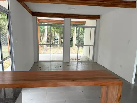 Casa 3 ambientes con 1 baño