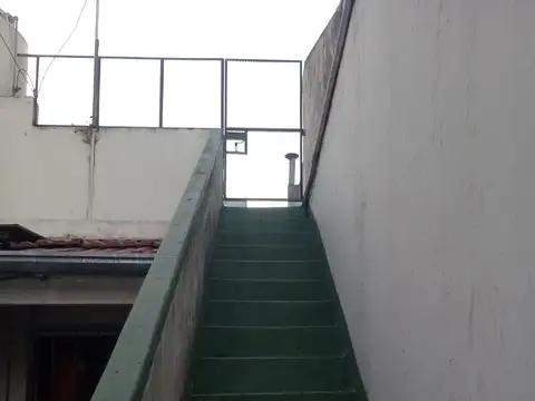 Martina Céspedes 2600, Piso 1