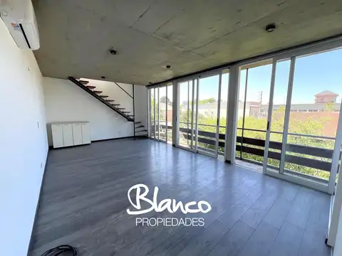 Departamento en Alquiler en Montecarlo, $ 650.000