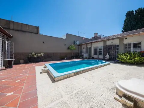 VENTA CASA 3 AMBIENTES EN VILLA MAIPU CON PILETA