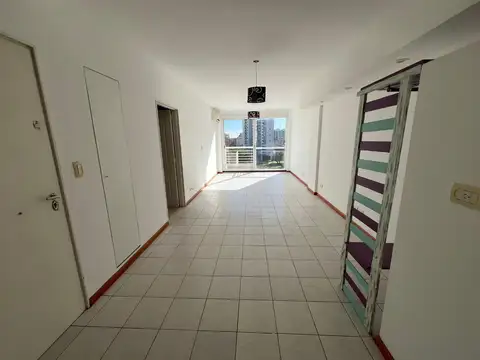 DEPARTAMENTO MONOAMBIENTE CONTRAFRENTE CON PEQUEÑO BALCÓN - APTO PROFESIONAL