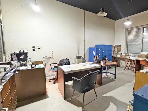 IMPORTANTE ESQUINA EN SAN MARTIN PARA EMPRESA OFICINAS O VARIOS RUBROS