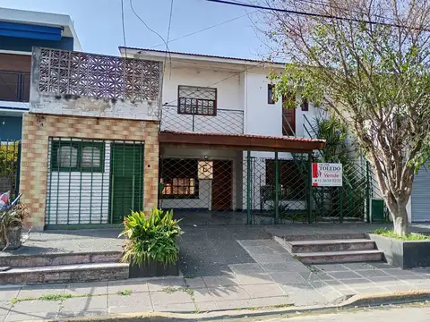 Cómoda casa + local + opción depto independiente!