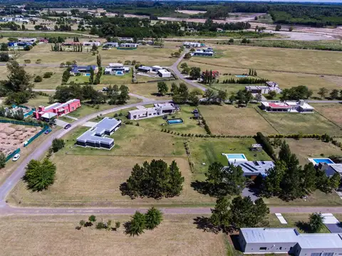 terreno central en  venta en la elina comarcas de lujan UF 230