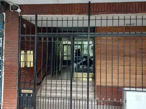 Depto. 2 Amb. Fte Lumin Amplio 42 m2  Apto Crédito