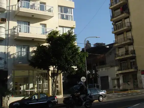 Av Asamblea al 1300
