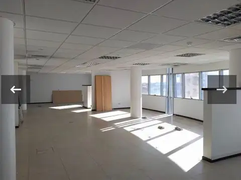 Oficina Monoambiente con 4 baños