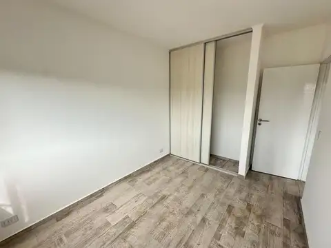 Duplex 4 ambientes con patio y cochera