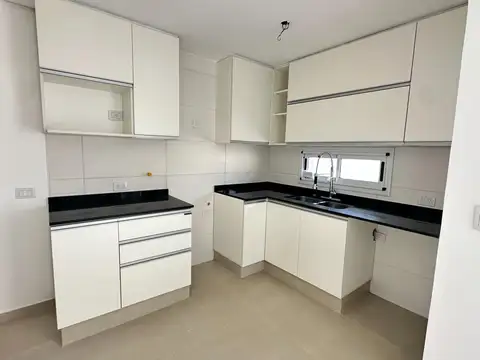 Depto Tipo Casa 4 ambientes con 2 baños