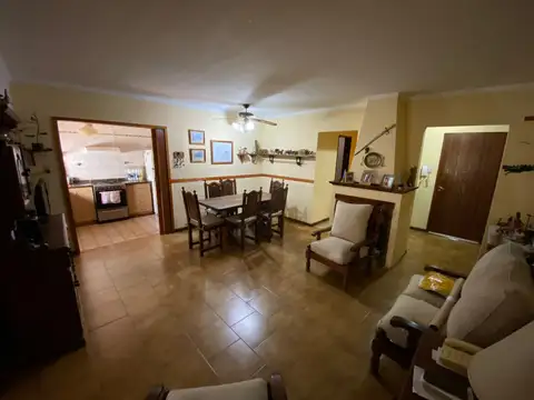 Casa 4 ambientes con 1 baño