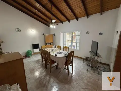 Casa 3 ambientes con 1 baño
