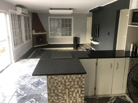 Casa 4 ambientes con 4 baños