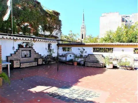 Venta PH de 8 Ambientes con Terraza, Patio y Parrilla