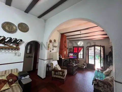 Casa en Venta con 2 cocheras
