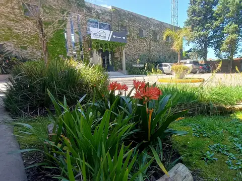 Local en Alquiler en Garin, $ 700.000