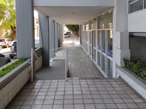 Gregorio Moran Edificio Plaza al 100